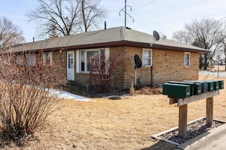 302 Elmwood St E, Arlington, MN 55307