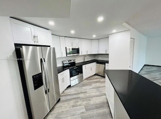 800 Parkview Dr Unit 612, Hallandale Beach, FL 33009