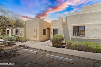 2447 N Ironwood Ridge Dr, Tucson, AZ 85745