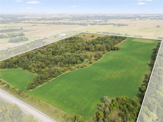 0 Indian Boundary Rd, Center Point, IA 52213