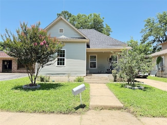 1027 W Crawford St, Denison, TX 75020