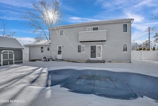 1112 Larchmont St, Toms River, NJ 08757