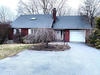 35 Prospect Ave, Amenia, NY 12501