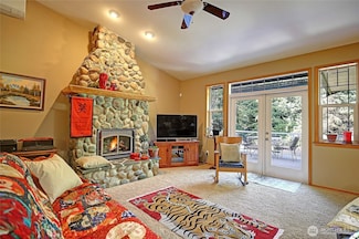 628 N Sunset Dr, Camano Island, WA 98282