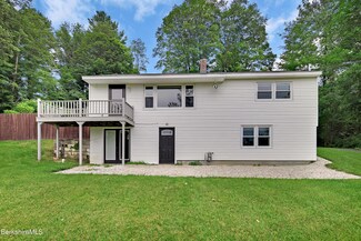 560 East St, Lee, MA 01238