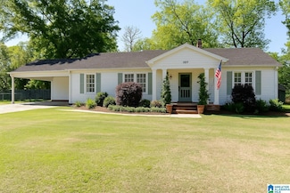 107 E Sterrett St, Columbiana, AL 35051