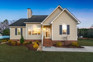 591 Eagles Nest Rd, Grimesland, NC 27837