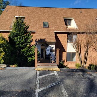 3333 Forest Ridge Rd, Roanoke, VA 24018