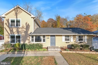 8817 Lagrange St, Lorton, VA 22079