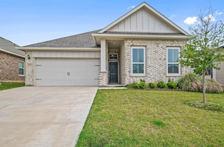 1449 Eagle Nest Dr, Azle, TX 76020