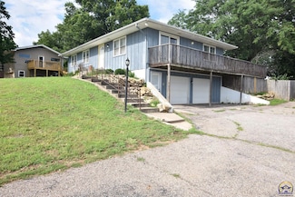 304 Kansa Dr, Ozawkie, KS 66070