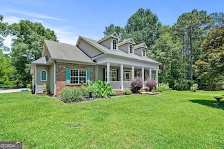 590 Oakridge Dr, Forsyth, GA 31029