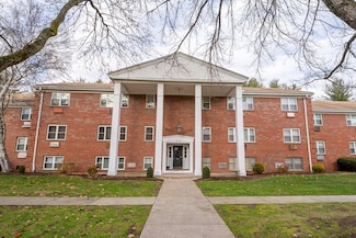 241 Regency Park Dr, Agawam, MA 01001