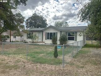 1904 Logan St, Klamath Falls, OR 97603