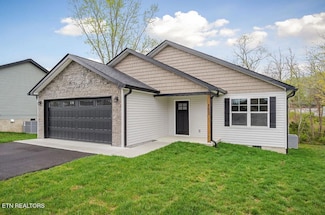 157 Sky View Meadow Dr, Crossville, TN 38555