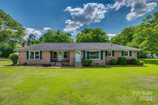 1632 Drywood Cir, Lancaster, SC 29720