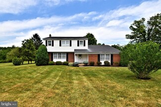 10 Meadow Dr, Perkasie, PA 18944