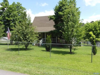 1656 Solitude Ave, Albertville, AL 35950
