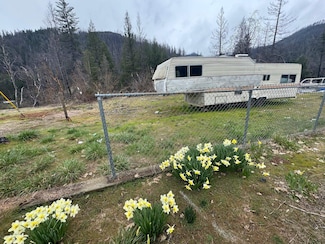 315 Indian Meadows Dr, Happy Camp, CA 96039
