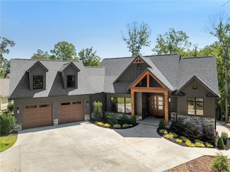 4040 Augusta Point Dr, Seneca, SC 29672