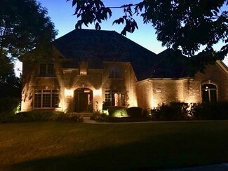 2060 Laurel Valley Dr, Vernon Hills, IL 60061