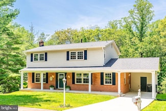 8817 Bridle Wood Dr, Springfield, VA 22152