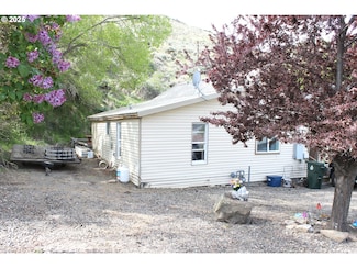 831 Place St, Baker City, OR 97814