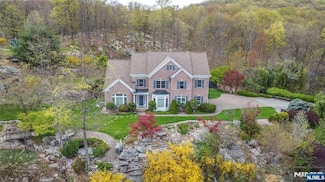 21 Monksville Ct, Ringwood, NJ 07456