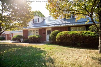 2720 Lakeview Dr, Saint Albans, WV 25177