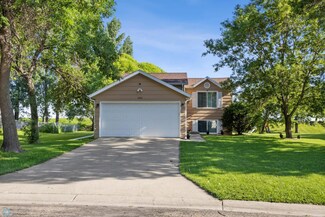2760 26th Street Cir S, Moorhead, MN 56560