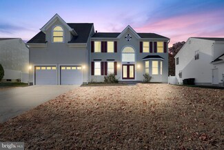 19 Blue Spruce Dr, Sicklerville, NJ 08081