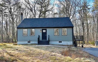 34 Brooks Rd, Barrington, NH 03825