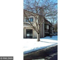 3114 3114 Farnum Dr, Eagan, MN 55121