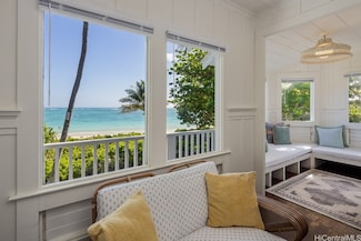 1048 Mokulua Dr, Kailua, HI 96734