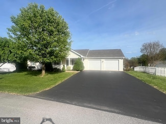 101 Sentry Ln, Martinsburg, WV 25401