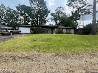 4783 Village Dr, Jackson, MS 39206
