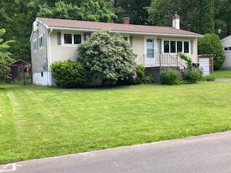 3 Cedarbrook Dr, Dover, NH 03820