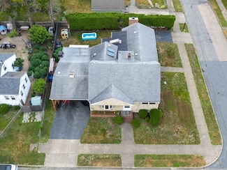 4 Tisbury St, New Bedford, MA 02745