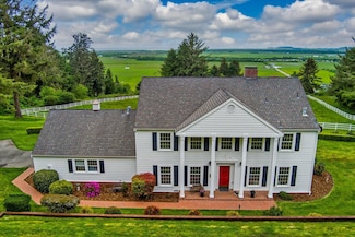 222 Becmar Ln, Ferndale, CA 95536
