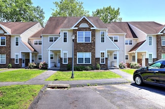 25 Janet Cir Unit F, Bridgeport, CT 06606
