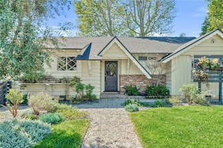 22934 Oxnard St, Woodland Hills, CA 91367