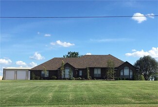 2275 E Sooner Rd, Blanchard, OK 73010