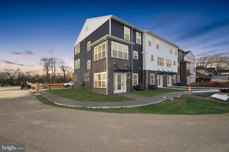 126 High Pointe Dr Unit 13, Hummelstown, PA 17036