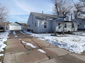 1665 40th Ave, Columbus, NE 68601