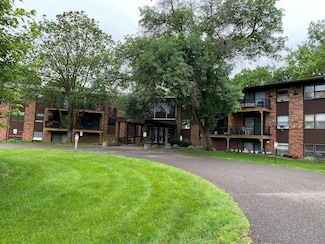 10113 W 34th St Unit 335, Hopkins, MN 55305