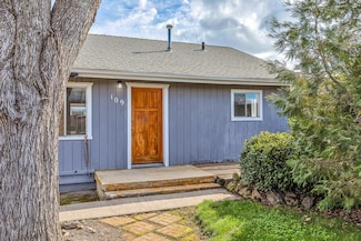 109 Lozier Ln, Medford, OR 97501