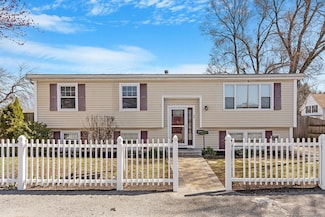 30 Penn Ave, Lowell, MA 01852