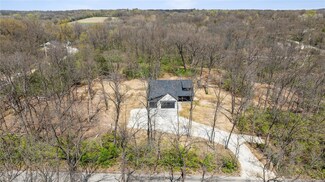 635 N Ethlyn Rd, Winfield, MO 63389