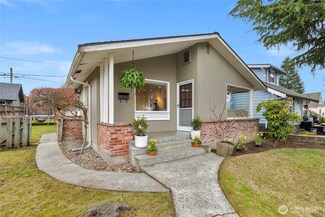 306 S 9th St, Mount Vernon, WA 98274