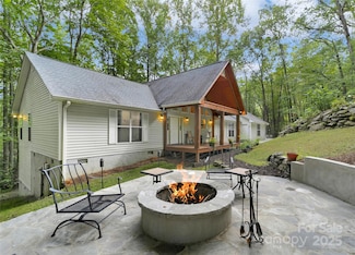 557 Country Club Estates Dr, Cashiers, NC 28717